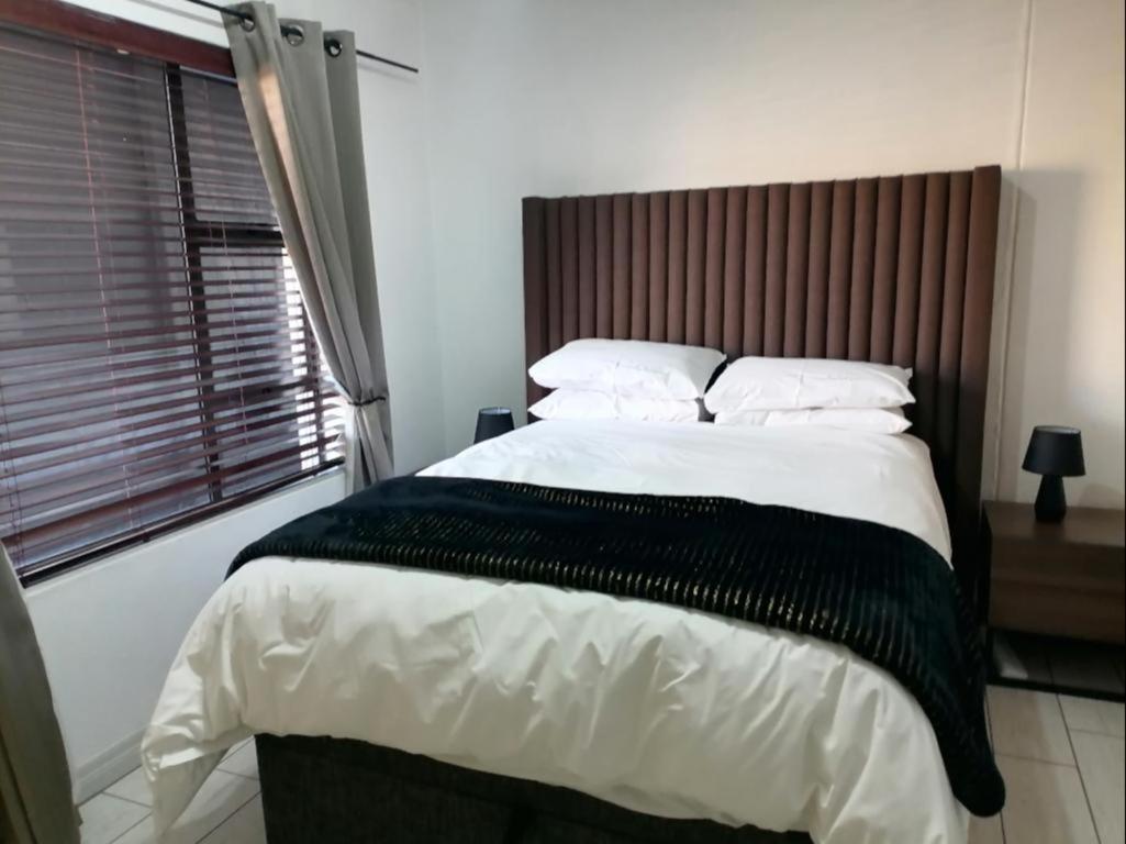 Emabheleni Executive Suites Westpoint Γιοχάνεσμπουργκ Δωμάτιο φωτογραφία